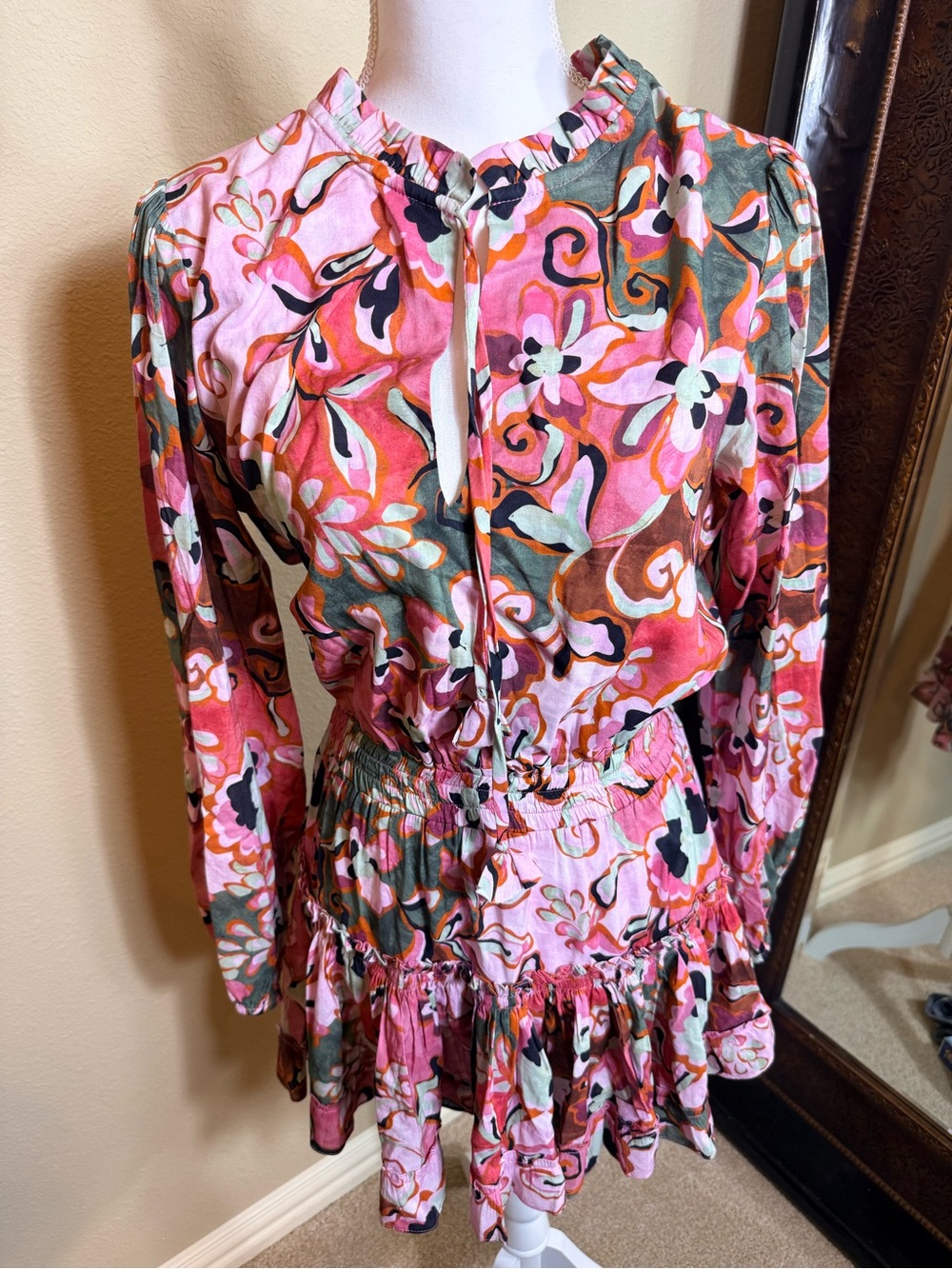 Misa Los Angeles Lorena size small Pink Floral Long-Sleeve Mini Dress